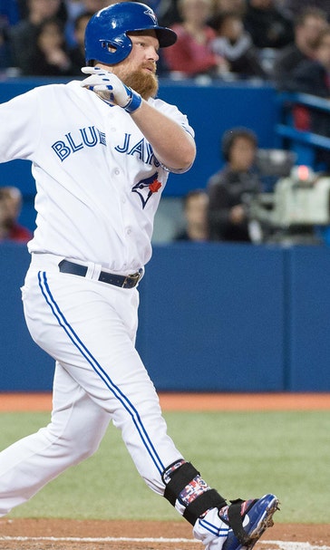 Brewers trade righty Estrada to Blue Jays for first baseman Lind